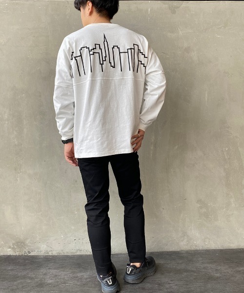 Manhattan Portage（マンハッタンポーテージ）の「[MANHATTAN PORTAGE/マンハッタンポーテージ] 別注 スカイラインロゴバックプリントロンＴ（Tシャツ/カットソー・レディース・ホワイト/ブラック/グレー/ピンク・S/M/L）」の5枚目の写真