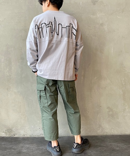 Manhattan Portage（マンハッタンポーテージ）の「[MANHATTAN PORTAGE/マンハッタンポーテージ] 別注 スカイラインロゴバックプリントロンＴ（Tシャツ/カットソー・レディース・ホワイト/ブラック/グレー/ピンク・S/M/L）」の7枚目の写真