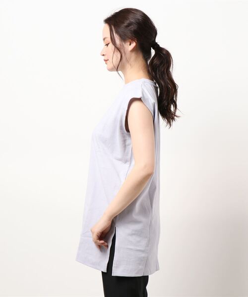 Samansa Mos2 blue（サマンサモスモスブルー）の「フレンチスリーブチュニック（シャツ/ブラウス・レディース・チャコール/オフホワイト/ラベンダー・ﾌﾘ-）」の4枚目の写真