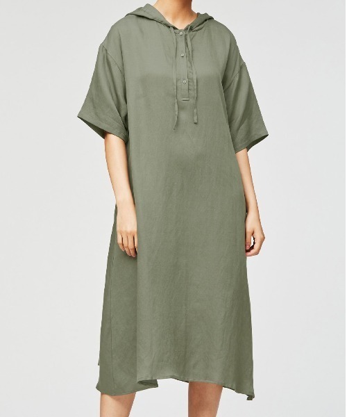 mizuiroind(ミズイロインド)の「mizuiro ind フーデッドフレアワンピース(ワンピース・レディース・カーキ/ライトブルー/ブラック・FREE)」の10枚目の写真