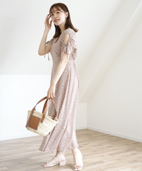 UNFIELD（アンフィールド）の「【UNFIELD フラワーマーメイド袖開きワンピース】（ワンピース・レディース・ブラック/ベージュ/サックスブルー・FREE）」の16枚目の写真