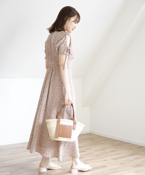 UNFIELD（アンフィールド）の「【UNFIELD フラワーマーメイド袖開きワンピース】（ワンピース・レディース・ブラック/ベージュ/サックスブルー・FREE）」の9枚目の写真