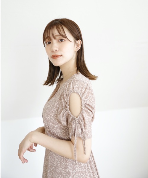 UNFIELD（アンフィールド）の「【UNFIELD フラワーマーメイド袖開きワンピース】（ワンピース・レディース・ブラック/ベージュ/サックスブルー・FREE）」の10枚目の写真