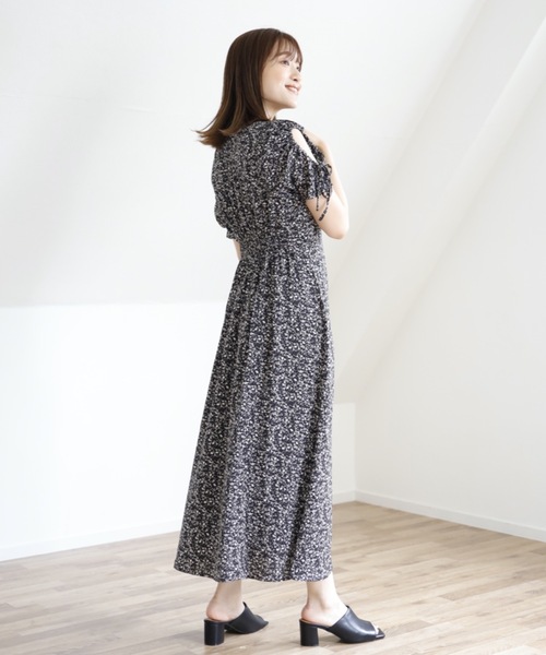 UNFIELD（アンフィールド）の「【UNFIELD フラワーマーメイド袖開きワンピース】（ワンピース・レディース・ブラック/ベージュ/サックスブルー・FREE）」の5枚目の写真