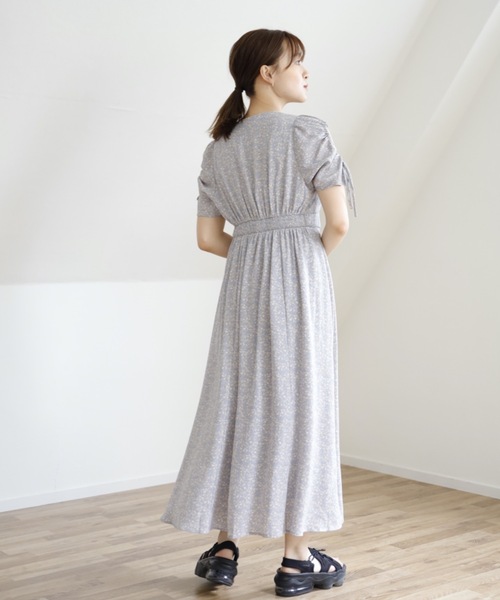 UNFIELD（アンフィールド）の「【UNFIELD フラワーマーメイド袖開きワンピース】（ワンピース・レディース・ブラック/ベージュ/サックスブルー・FREE）」の13枚目の写真