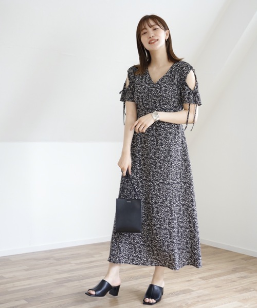 UNFIELD（アンフィールド）の「【UNFIELD フラワーマーメイド袖開きワンピース】（ワンピース・レディース・ブラック/ベージュ/サックスブルー・FREE）」の22枚目の写真