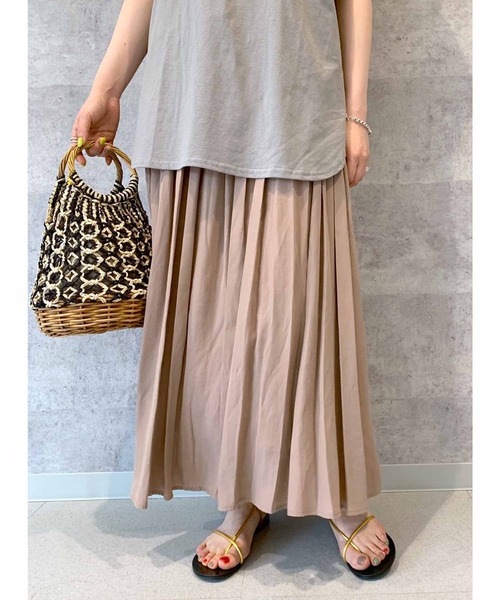 RIVE DROITE（リヴドロワ）の「柔らかく軽やかな印象　レーヨン混ギャザースカート（スカート・レディース・ベージュ/グリーン系その他/チャコールグレー/バイオレット・FREE）」の3枚目の写真