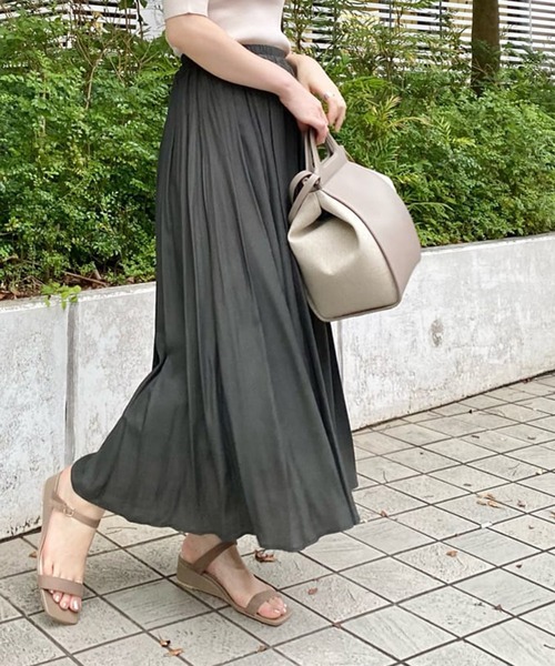 RIVE DROITE（リヴドロワ）の「柔らかく軽やかな印象　レーヨン混ギャザースカート（スカート・レディース・ベージュ/グリーン系その他/チャコールグレー/バイオレット・FREE）」の2枚目の写真