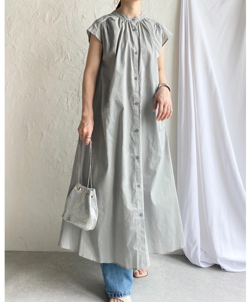 She's Closet(シーズクローゼット)の「スタンドカラーAラインフレアフレンチスリーブロングシャツワンピース(シャツワンピース・レディース・オフホワイト/グレー×サックスブルー/ダークパープル/ダークラベンダー・FREE)」の5枚目の写真