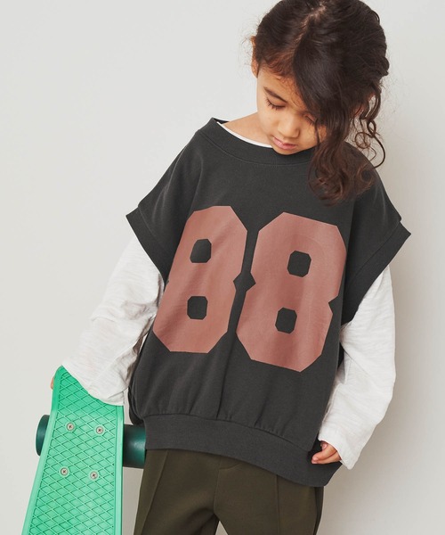 ＆yam（アンドヤム）の「USA裏毛オーバーサイズビッグプリントベスト（ベスト・キッズ・ベージュ/ホワイト/ブルー/ブラック・110-120cm/130-140cm/140-150cm/120-130cm/150-160cm）」の2枚目の写真