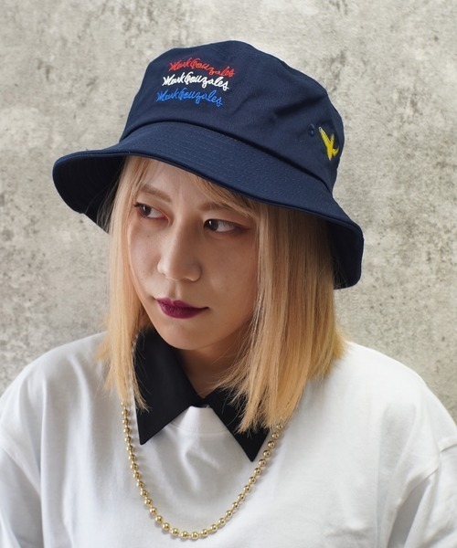 Mark Gonzales（マーク・ゴンザレス）の「【 Mark Gonzales / マークゴンザレス 】 3連 ロゴ 刺繍 バケット ハット（ハット・メンズ・ベージュ/ネイビー/ブラック・FREE）」の3枚目の写真