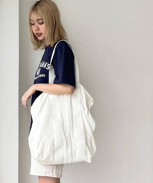 CANAL JEAN（キャナルジーン）の「RCW BLUE LABEL(ブルーレーベル) ボストンバッグ（ボストンバッグ・レディース・ホワイト/グリーン・ONE SIZE）」の2枚目の写真