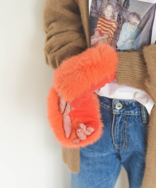 Ray BEAMS（レイビームス）の「Ray BEAMS / フェイク ミンク ハンドウォーマー（手袋・レディース・オレンジ/ミント・ONE SIZE）」の10枚目の写真