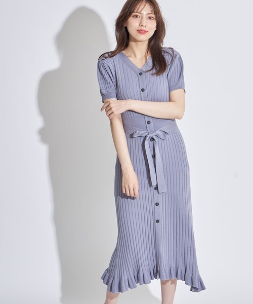 tocco closet(トッコ クローゼット)の「ウエストりぼん付きフロントボタン裾フリルシャリ感リブニットワンピース(ワンピース・レディース・グレイッシュブルー/ダークブラウン/ライトカーキ/チャコール/ラベンダー・M)」の19枚目の写真