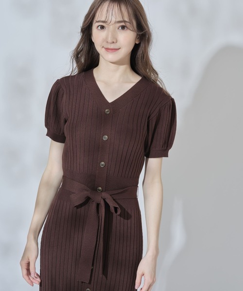 tocco closet(トッコ クローゼット)の「ウエストりぼん付きフロントボタン裾フリルシャリ感リブニットワンピース(ワンピース・レディース・グレイッシュブルー/ダークブラウン/ライトカーキ/チャコール/ラベンダー・M)」の11枚目の写真