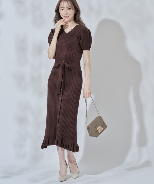 tocco closet(トッコ クローゼット)の「ウエストりぼん付きフロントボタン裾フリルシャリ感リブニットワンピース(ワンピース・レディース・グレイッシュブルー/ダークブラウン/ライトカーキ/チャコール/ラベンダー・M)」の10枚目の写真