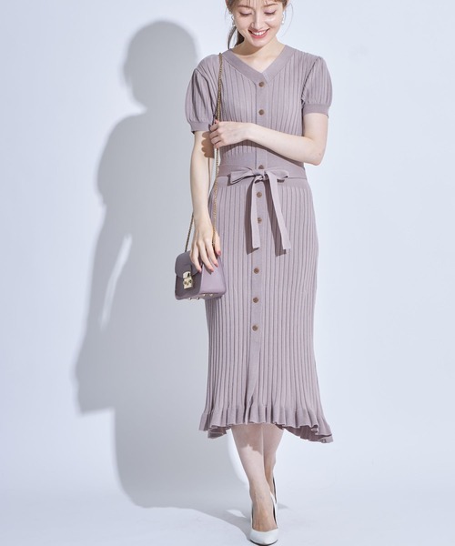 tocco closet(トッコ クローゼット)の「ウエストりぼん付きフロントボタン裾フリルシャリ感リブニットワンピース(ワンピース・レディース・グレイッシュブルー/ダークブラウン/ライトカーキ/チャコール/ラベンダー・M)」の21枚目の写真
