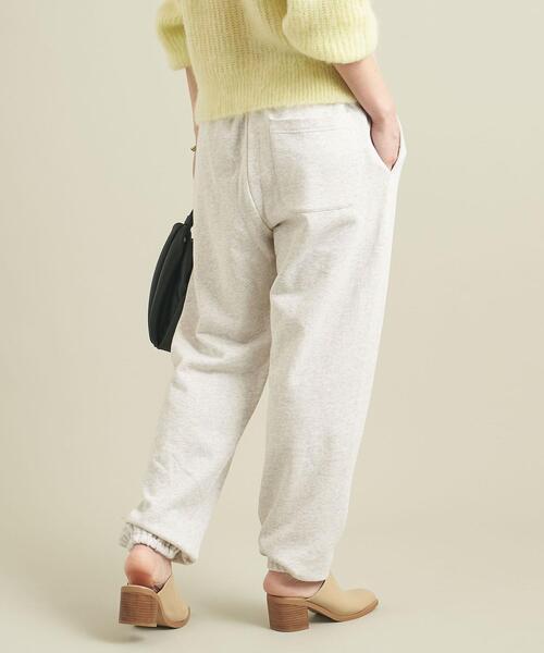 Russell Athletic（ラッセルアスレティック）の「【別注】＜RUSSELL ATHLETIC＞カレッジロゴスウェットパンツ ∴（スウェットパンツ・レディース・ライトグレー/ブラック/ワインレッド・FREE）」の5枚目の写真