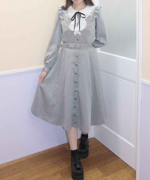 Secret Honey(シークレットハニー)の「ヨークフリルラッフルミディ丈ワンピース(ワンピース・レディース・ブラック/グレー・MEDIUM)」の3枚目の写真