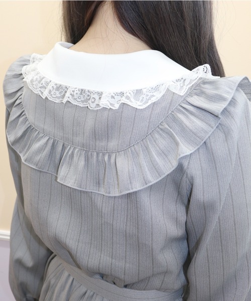 Secret Honey(シークレットハニー)の「ヨークフリルラッフルミディ丈ワンピース(ワンピース・レディース・ブラック/グレー・MEDIUM)」の9枚目の写真