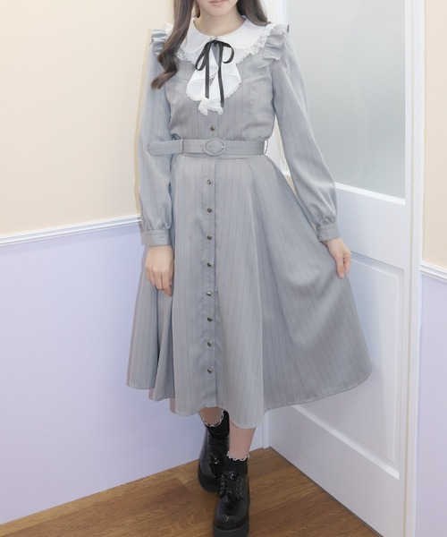 Secret Honey(シークレットハニー)の「ヨークフリルラッフルミディ丈ワンピース(ワンピース・レディース・ブラック/グレー・MEDIUM)」の15枚目の写真