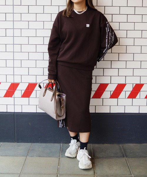 CONVERSE(コンバース)の「【CONVERSE】裏毛スウェット プルオーバー(Tシャツ/カットソー・レディース・ブラウン/オフホワイト・FREE)」の10枚目の写真