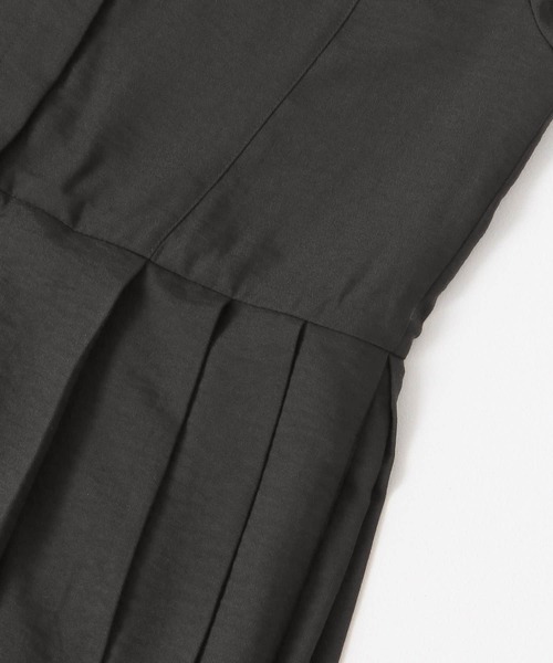 URBAN RESEARCH DOORS（アーバンリサーチドアーズ）の「プリーツ切替ワンピース（ワンピース・レディース・チャコールグレー/ブラウン/カーキ/ピンク・ONE）」の22枚目の写真