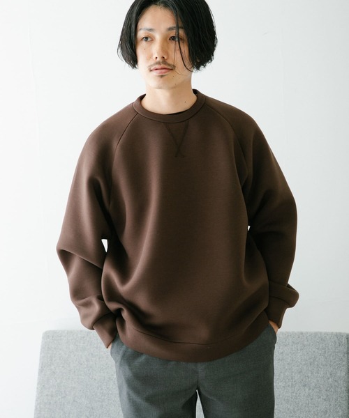 ITEMS URBANRESEARCH（アイテムズ アーバンリサーチ）の「ダンボール ラグランクルーネック（スウェット・メンズ・ブラウン/ベージュ/グレー/ブラック・LARGE/MEDIUM）」の3枚目の写真