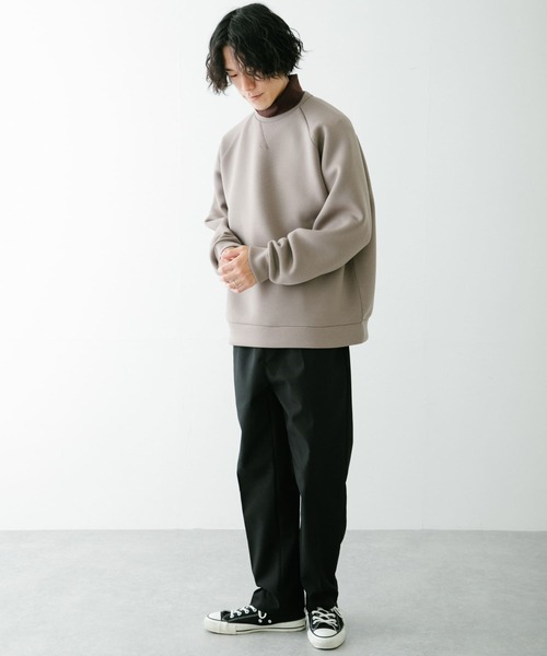 ITEMS URBANRESEARCH（アイテムズ アーバンリサーチ）の「ダンボール ラグランクルーネック（スウェット・メンズ・ブラウン/ベージュ/グレー/ブラック・LARGE/MEDIUM）」の11枚目の写真