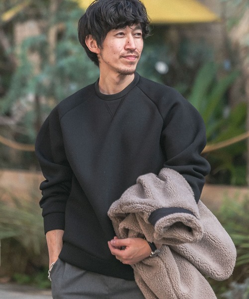 ITEMS URBANRESEARCH（アイテムズ アーバンリサーチ）の「ダンボール ラグランクルーネック（スウェット・メンズ・ブラウン/ベージュ/グレー/ブラック・LARGE/MEDIUM）」の13枚目の写真