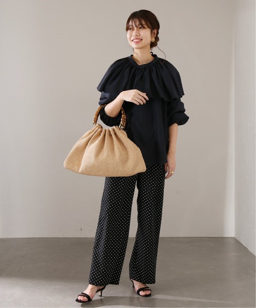 La TOTALITE（ラトータリテ）の「ラッフルカラー2WAYブラウス
