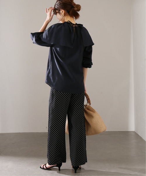 La TOTALITE（ラトータリテ）の「ラッフルカラー2WAYブラウス