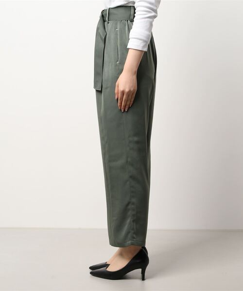 Q（キュー）の「アシメラップベルトパンツ（その他パンツ・レディース・オリーブ/ピンク・MEDIUM）」の6枚目の写真