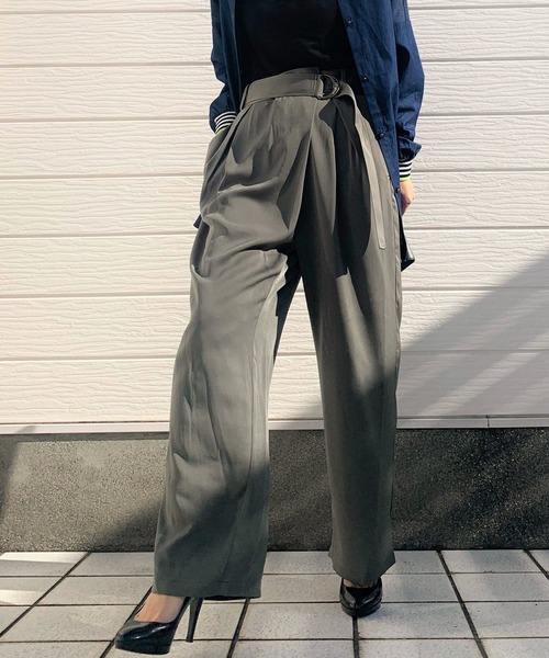 Q（キュー）の「アシメラップベルトパンツ（その他パンツ・レディース・オリーブ/ピンク・MEDIUM）」の3枚目の写真