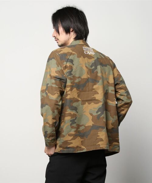 Maison Kitsune(メゾンキツネ)の「Camp Print Camo Military Jacket(ミリタリージャケット・メンズ・カーキ系/ベージュ系その他・XL/L/S/M/XS)」の5枚目の写真