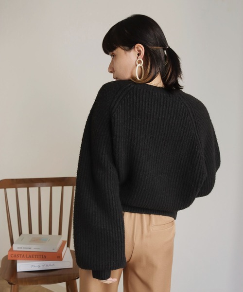 HER CLOSET（ハークローゼット）の「【shemoshelly】片畦ラグランスリーブニットプルオーバー（ニット/セーター・レディース・ブラック/ベージュ/ブルー/ライトグリーン/マスタード・M）」の8枚目の写真