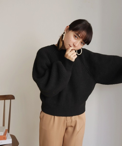 HER CLOSET（ハークローゼット）の「【shemoshelly】片畦ラグランスリーブニットプルオーバー（ニット/セーター・レディース・ブラック/ベージュ/ブルー/ライトグリーン/マスタード・M）」の10枚目の写真