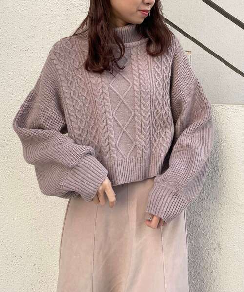 MAJESTIC LEGON(マジェスティックレゴン)の「ショートタートルニット(ニット/セーター・レディース・ブラック/ベージュ/グレー/アイボリー・MEDIUM)」の11枚目の写真