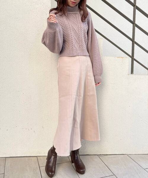 MAJESTIC LEGON(マジェスティックレゴン)の「ショートタートルニット(ニット/セーター・レディース・ブラック/ベージュ/グレー/アイボリー・MEDIUM)」の5枚目の写真