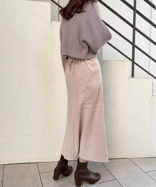 MAJESTIC LEGON(マジェスティックレゴン)の「ショートタートルニット(ニット/セーター・レディース・ブラック/ベージュ/グレー/アイボリー・MEDIUM)」の15枚目の写真