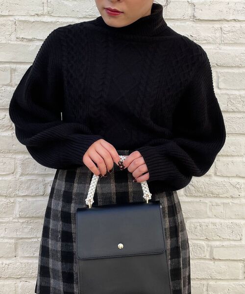 MAJESTIC LEGON(マジェスティックレゴン)の「ショートタートルニット(ニット/セーター・レディース・ブラック/ベージュ/グレー/アイボリー・MEDIUM)」の16枚目の写真