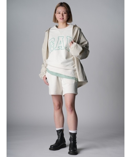 GAP(ギャップ)の「オーバーサイズ GAPロゴ クルーネック スウェット(スウェット・メンズ・パープル/オフホワイト・M/S/XS/L/XL/XXS)」の11枚目の写真