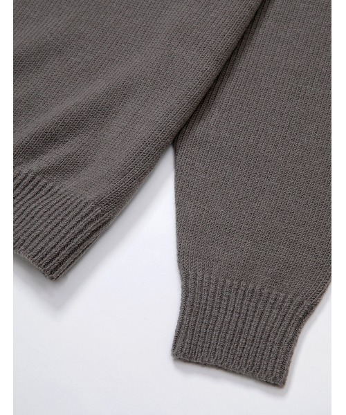 MR.GENTLEMAN(ミスタージェントルマン)の「BOA COLLAR KNIT(ニット/セーター・メンズ・ベージュ/グレー/オリーブ・SMALL/MEDIUM/LARGE)」の4枚目の写真