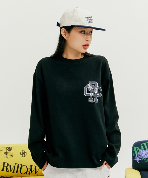 ROMANTIC CROWN(ロマンティッククラウン)の「【ROMANTIC CROWN】RC CLUB FLAG LONG SLEEVE / RC CLUB フラッグ グラフィック ロングスリーブ Tシャツ(Tシャツ/カットソー・メンズ・ブラック/ホワイト・MEDIUM/LARGE/SMALL/X-LARGE)」の2枚目の写真