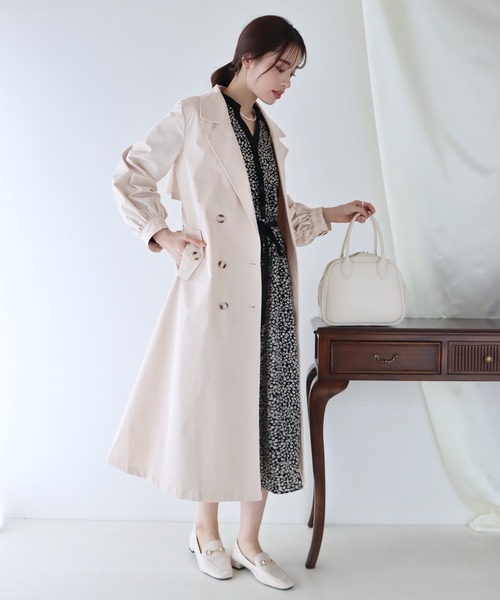 BLUEEAST(ブルーイースト)の「ボリュームスリーブトレンチコート(トレンチコート・レディース・ベージュ/カーキ/アイボリー・MEDIUM)」の16枚目の写真