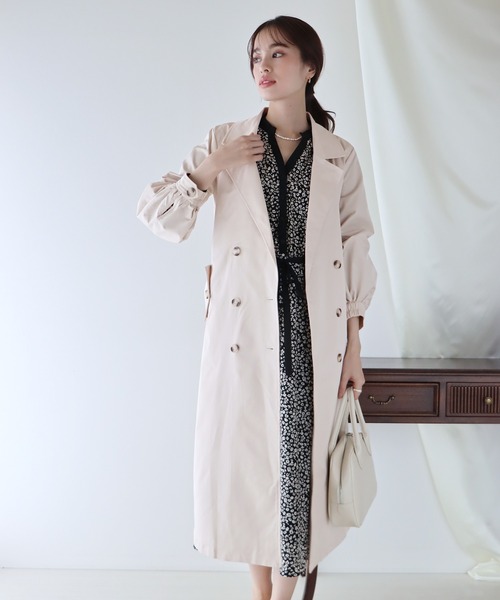 BLUEEAST(ブルーイースト)の「ボリュームスリーブトレンチコート(トレンチコート・レディース・ベージュ/カーキ/アイボリー・MEDIUM)」の5枚目の写真