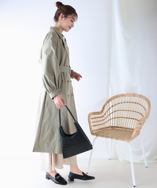 BLUEEAST(ブルーイースト)の「ボリュームスリーブトレンチコート(トレンチコート・レディース・ベージュ/カーキ/アイボリー・MEDIUM)」の12枚目の写真