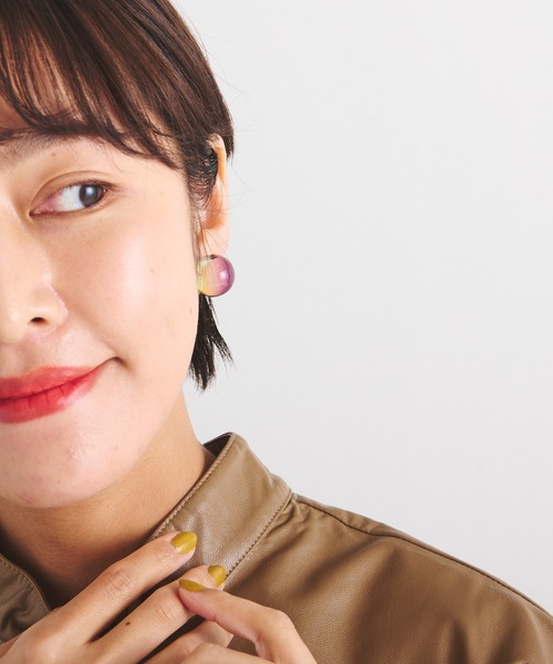 ear PAPILLONNER（イアパピヨネ）の「ヴィトライユ玉イヤリング（イヤリング・レディース・パープル・FREE）」の7枚目の写真