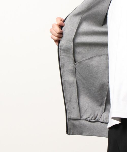 ikka（イッカ）の「ポンチ切り替えジップブルゾン（ブルゾン・メンズ・スモークグレー/ブラック・L/S/M/XL）」の4枚目の写真