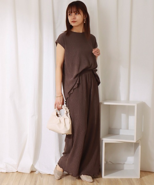 libelle more(リベル モア)の「楊柳プリーツスムース トップス+パンツセット(セットアップ・レディース・ブラック/ブラウン/ライトカーキ/グレイッシュベージュ・M/L)」の14枚目の写真